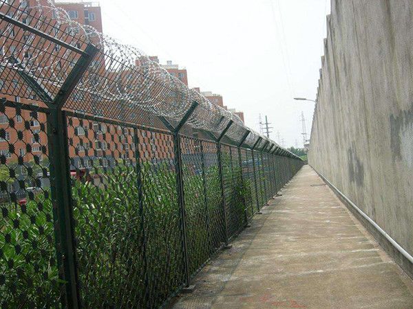 监狱护栏网案例